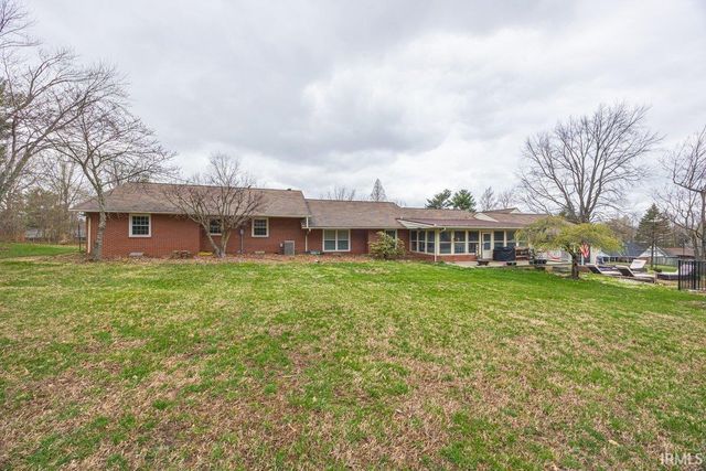 303 S Washington Street, Huntingburg, IN 47542