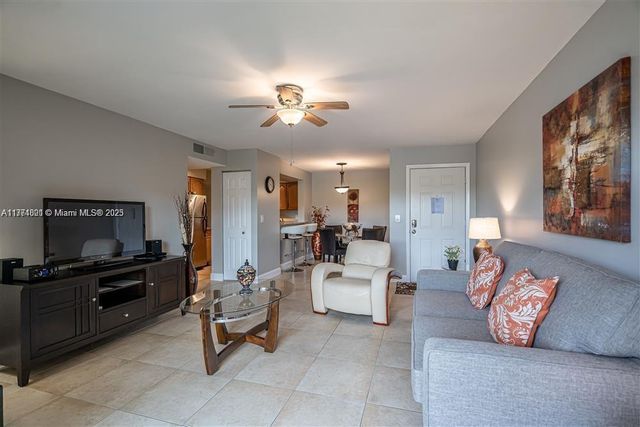 1245 SW 46th Avenue 1215, Pompano Beach, FL 33069