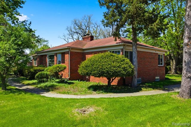 35564 Schoolcraft Road, Livonia, MI 48150