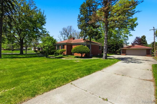 35564 Schoolcraft Road, Livonia, MI 48150