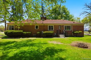 35564 Schoolcraft Road, Livonia, MI 48150