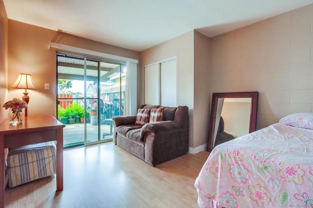 1034 BARTLETT DR, Vista, CA 92084