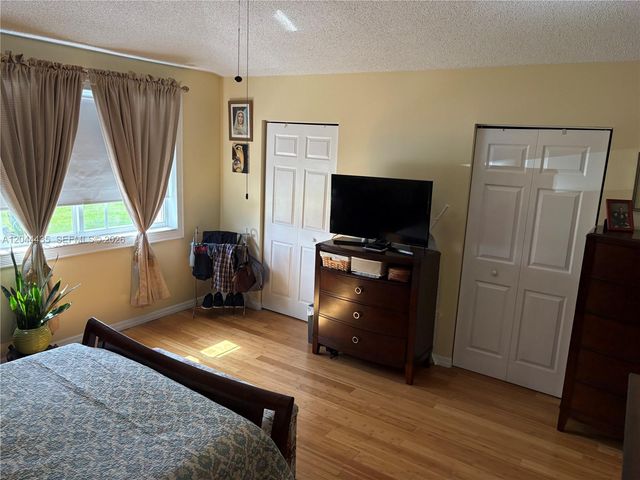 9217 SW 157th Path, Miami, FL 33196