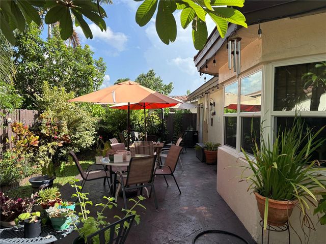 9217 SW 157th Path, Miami, FL 33196