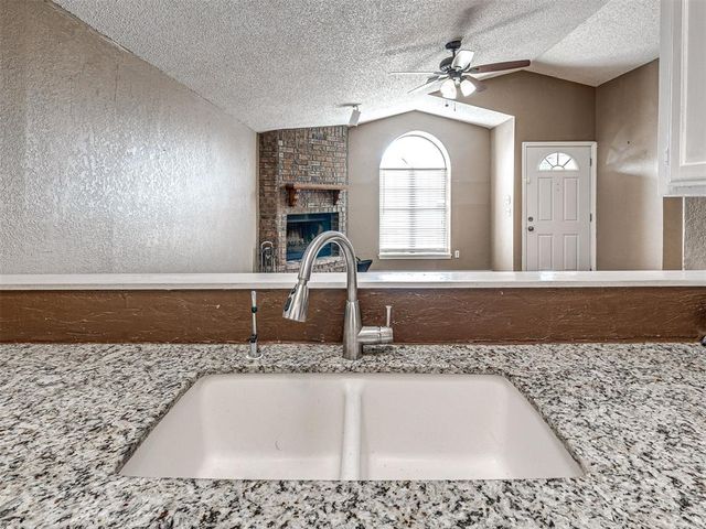 2143 Lonnie Lane, Moore, OK 73170