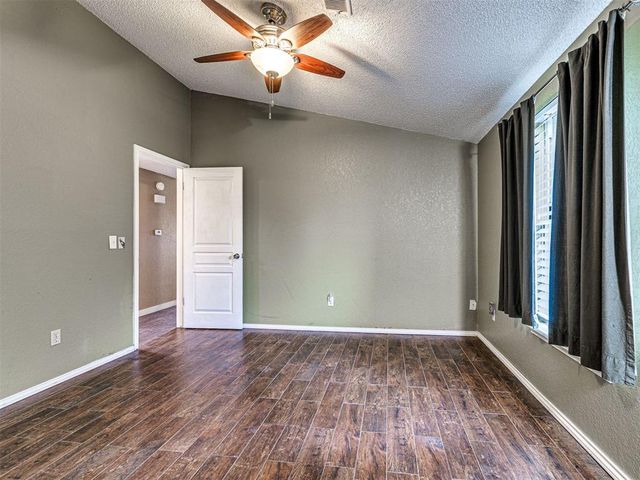 2143 Lonnie Lane, Moore, OK 73170