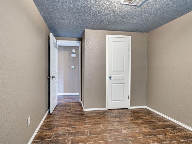 2143 Lonnie Lane, Moore, OK 73170