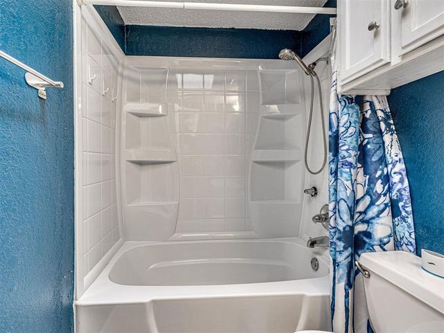 2143 Lonnie Lane, Moore, OK 73170