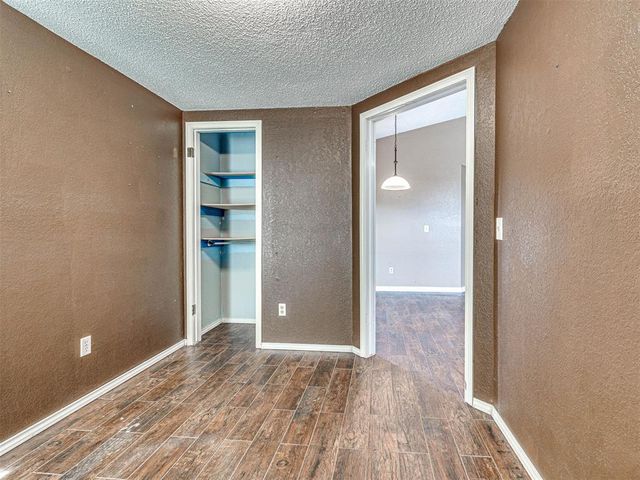 2143 Lonnie Lane, Moore, OK 73170