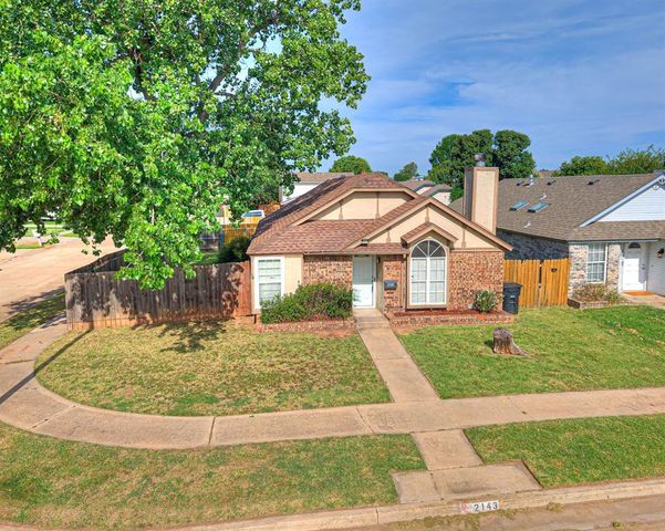 2143 Lonnie Lane, Moore, OK 73170