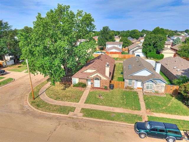 2143 Lonnie Lane, Moore, OK 73170