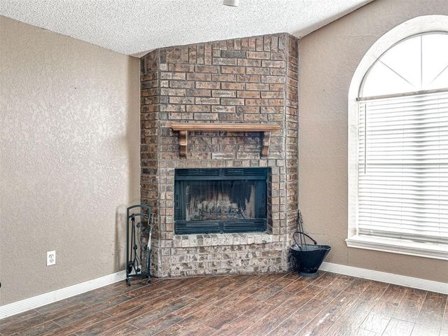 2143 Lonnie Lane, Moore, OK 73170
