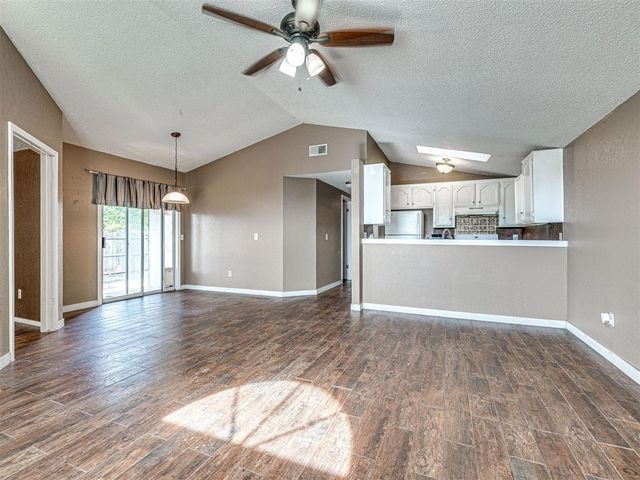 2143 Lonnie Lane, Moore, OK 73170