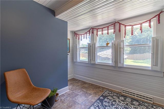 1105 Jonestown Road, Winston-salem, NC 27103
