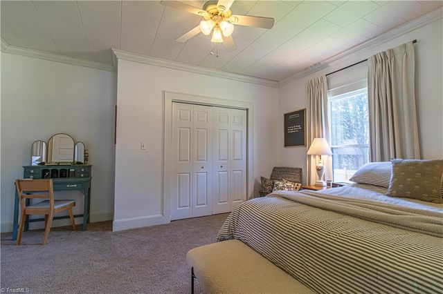1105 Jonestown Road, Winston-salem, NC 27103