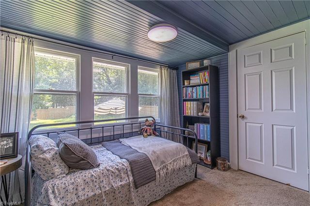 1105 Jonestown Road, Winston-salem, NC 27103