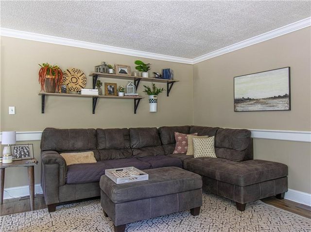 1105 Jonestown Road, Winston-salem, NC 27103