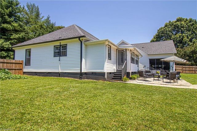 1105 Jonestown Road, Winston-salem, NC 27103
