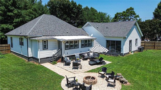 1105 Jonestown Road, Winston-salem, NC 27103