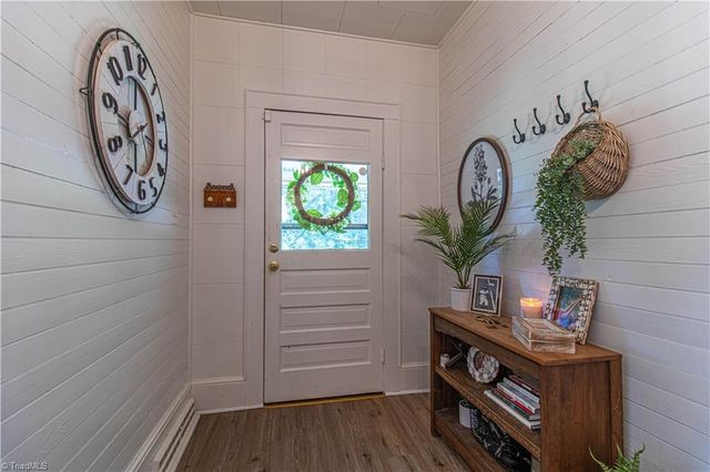 1105 Jonestown Road, Winston-salem, NC 27103