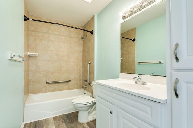 711 7th Street 5, Galveston, TX 77550