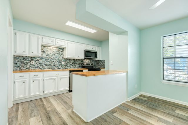 711 7th Street 5, Galveston, TX 77550