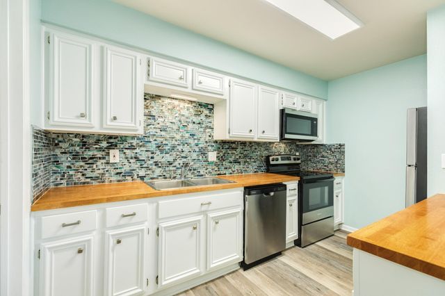 711 7th Street 5, Galveston, TX 77550