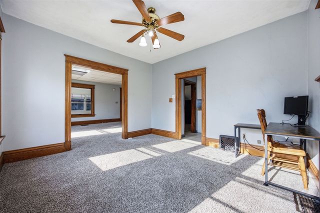 1624 6th Avenue SE, Cedar Rapids, IA 52402
