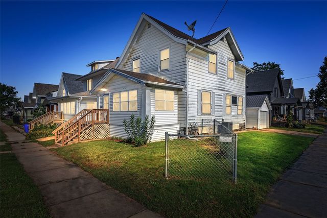 1624 6th Avenue SE, Cedar Rapids, IA 52402