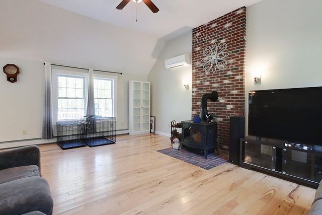 1 Kayla Ln, Pepperell, MA 01463