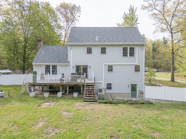 1 Kayla Ln, Pepperell, MA 01463