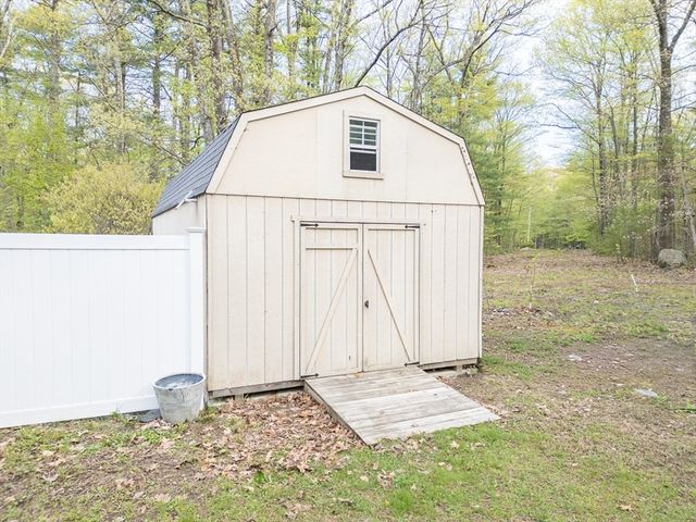 1 Kayla Ln, Pepperell, MA 01463