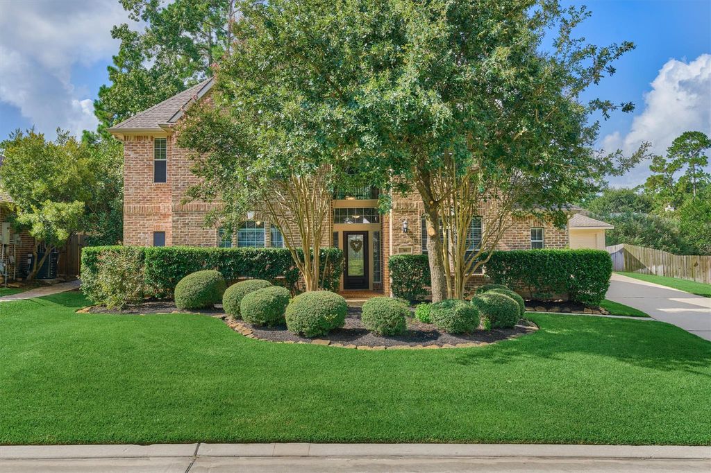 58 S Bardsbrook Circle, The Woodlands, TX 77382