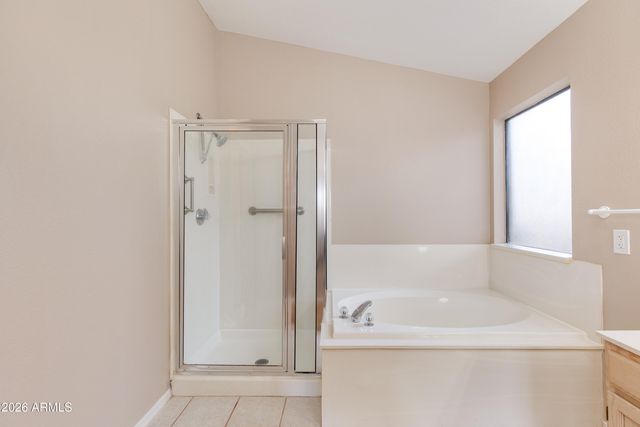 8645 W MAUI Lane, Peoria, AZ 85381