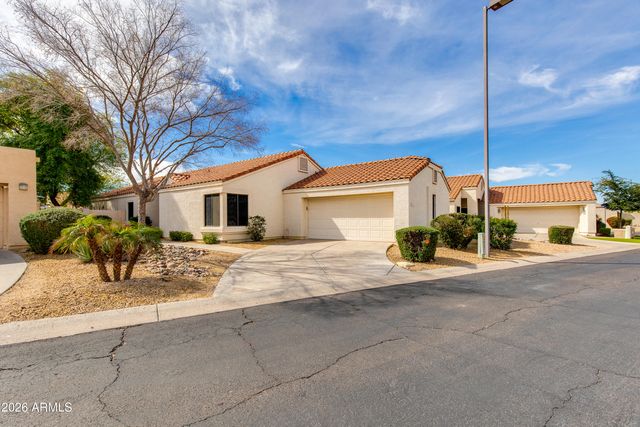 8645 W MAUI Lane, Peoria, AZ 85381