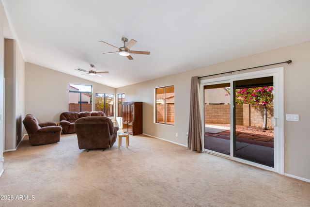 8645 W MAUI Lane, Peoria, AZ 85381