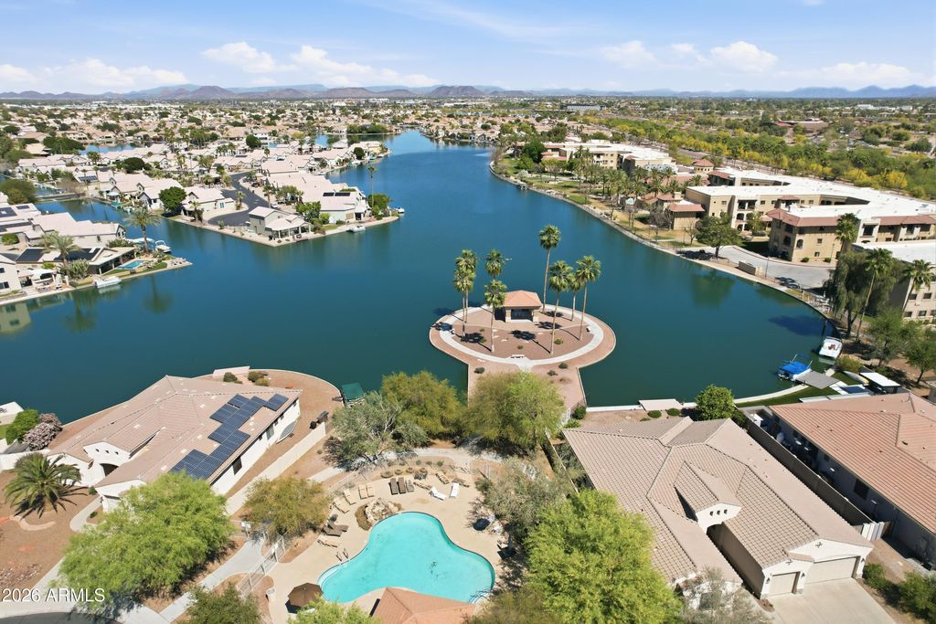 Image 23 of property listing at 8645 W MAUI Lane, Peoria, AZ 85381