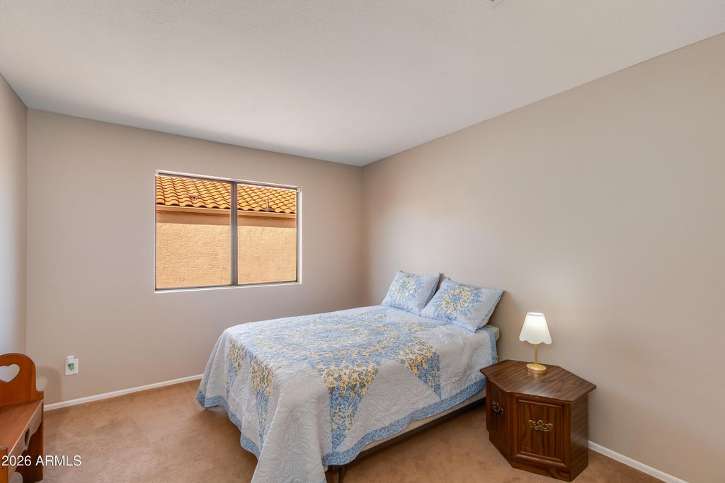 Image 7 of property listing at 8645 W MAUI Lane, Peoria, AZ 85381