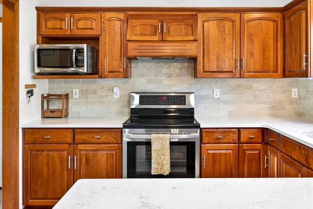 N9152 KERNAN AVENUE, Appleton, WI 54915