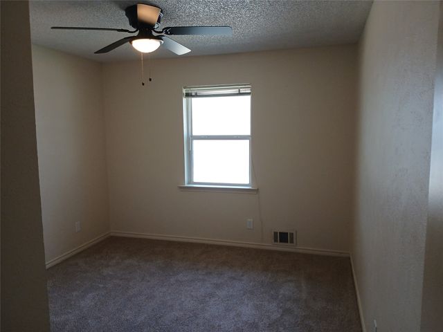 910 Worcester Lane, Garland, TX 75040