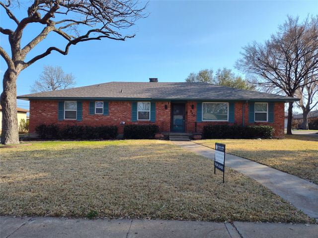 910 Worcester Lane, Garland, TX 75040