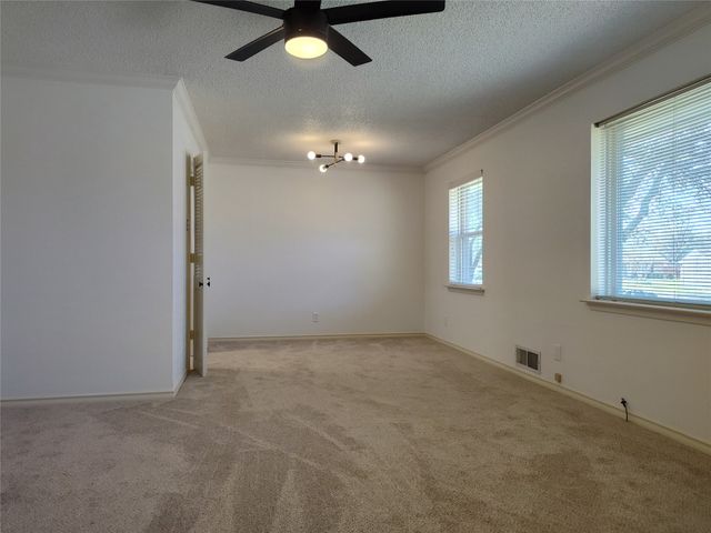 910 Worcester Lane, Garland, TX 75040