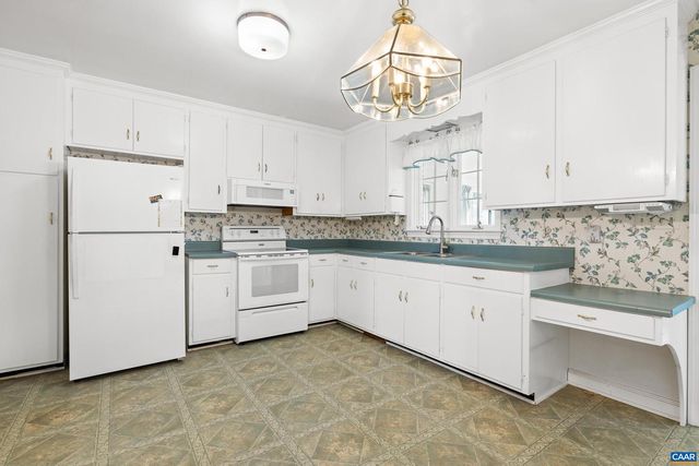 608 DAVIS AVE, Charlottesville, VA 22901