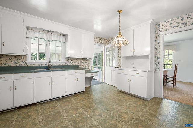 608 DAVIS AVE, Charlottesville, VA 22901