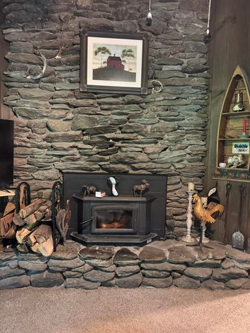 128 Upper Pines Road, Warren, VT 05674