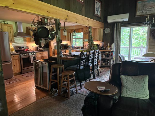 128 Upper Pines Road, Warren, VT 05674