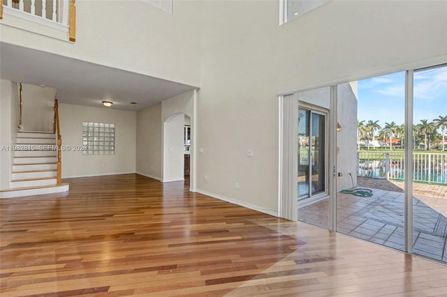 1560 Seagrape Way, Hollywood, FL 33019