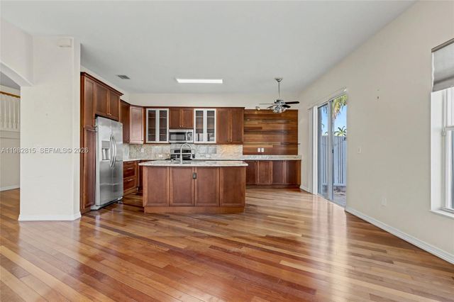 1560 Seagrape Way, Hollywood, FL 33019