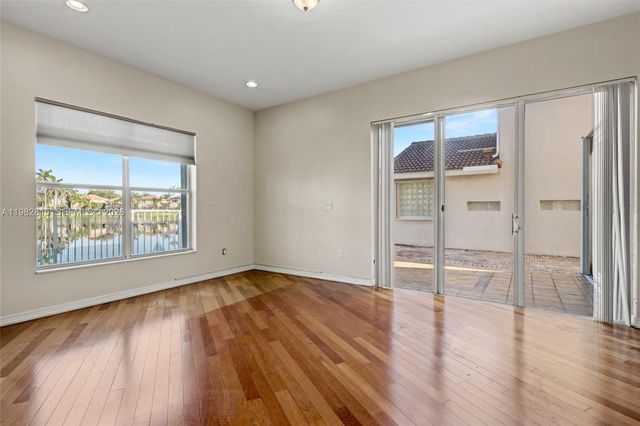 1560 Seagrape Way, Hollywood, FL 33019