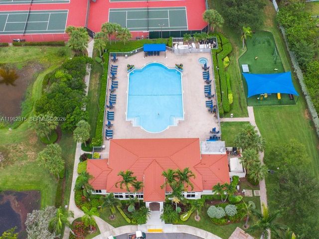 1560 Seagrape Way, Hollywood, FL 33019